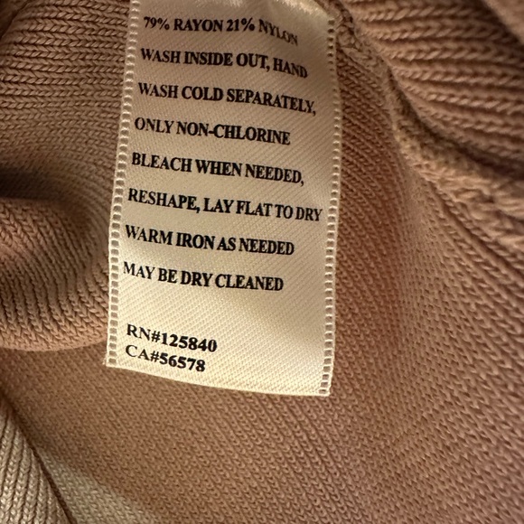 Intermix Top - Picture 3 of 3